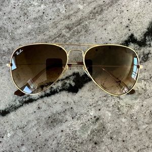 Ray-Ban Aviator Sunglasses, like new! RB 3025